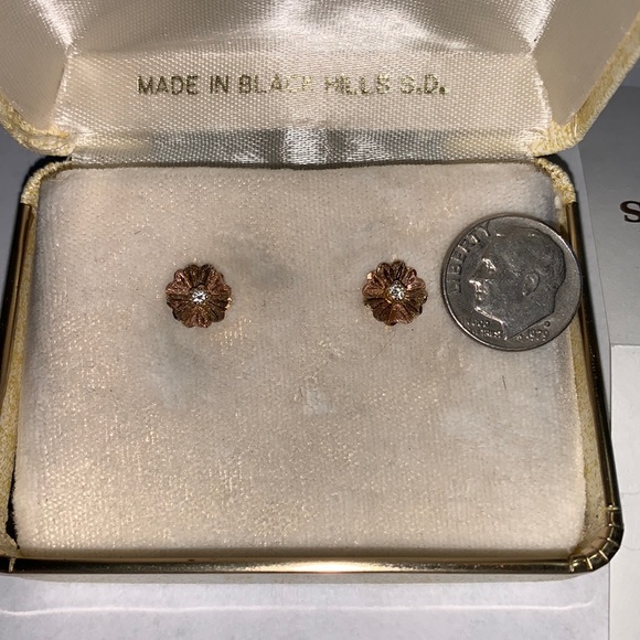 Vintage Landstroms earrings flower with diamond 10k - Picture 2 of 7